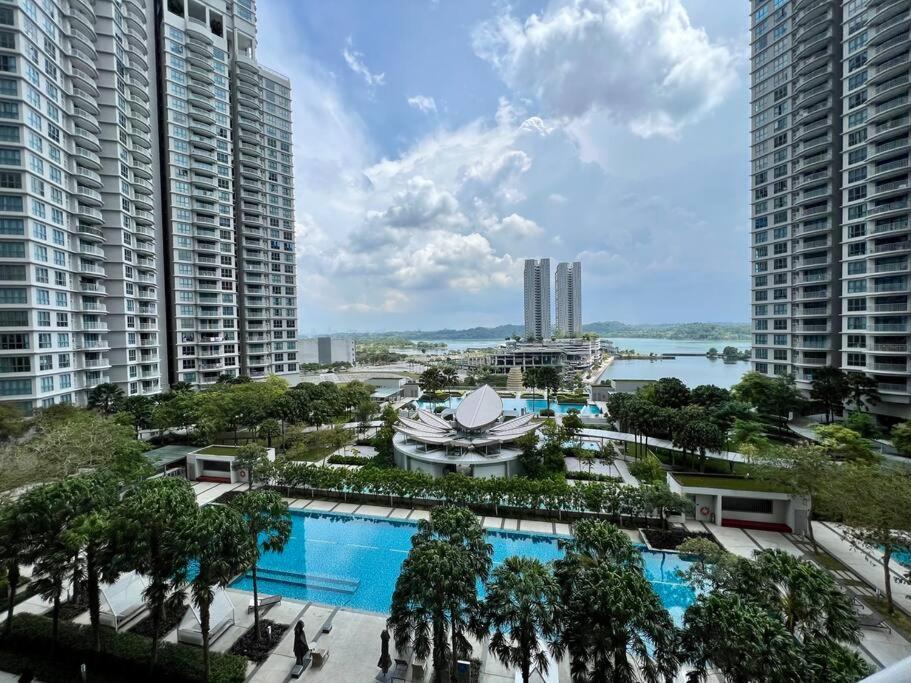 Teega Suites Puteri Harbour Iskandar Puteri #Poolview Seaview Nusajaya  Exterior photo